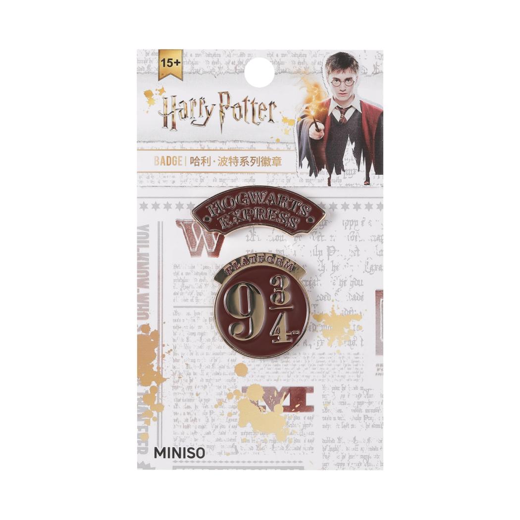 Harry Potter Hogwarts & Platform 9 3/4 Badges