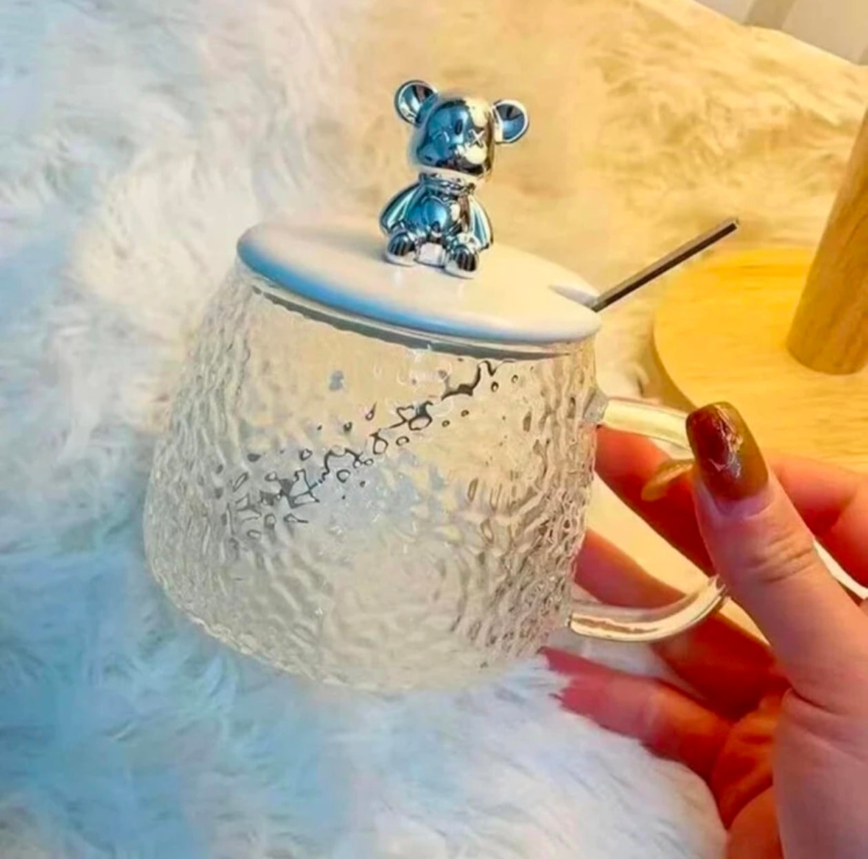 Kaiso Elegant Hammered-Texture Glass Bear Mug with Designer Ceramic Lid